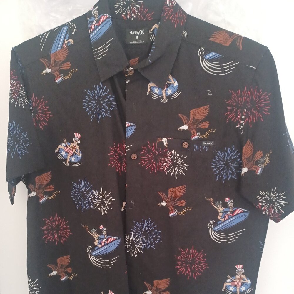 Men's 4th of July themed short sleeve shirt size M by Hurley